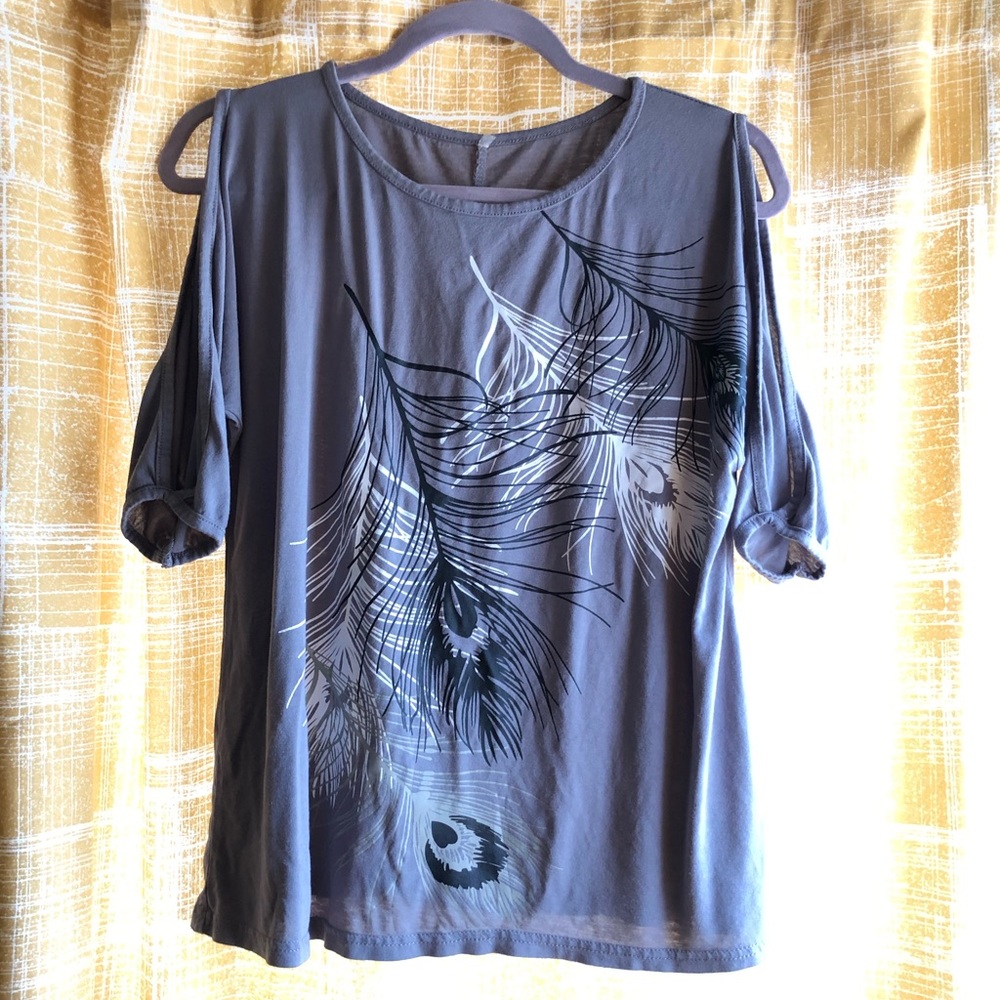 Gray top w/ peacock feathers & open shoulders